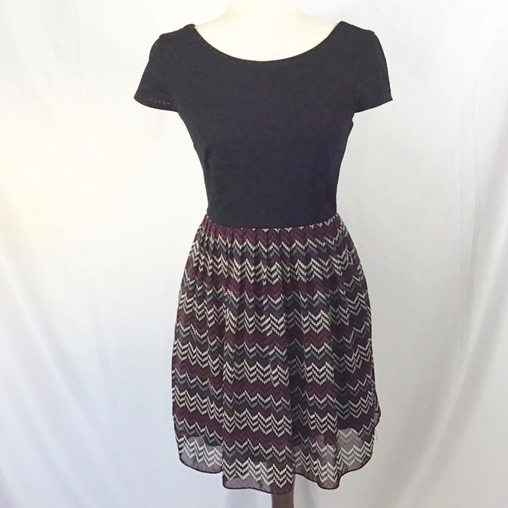 SPEECHLESS Dress Size 5 Y2K Short Sleeve Midi Zig Zag Multicolor Black